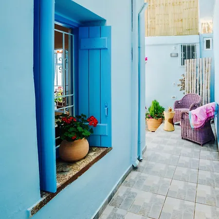 Cosmopolitan House *