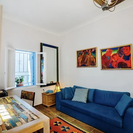 Cosmopolitan House *